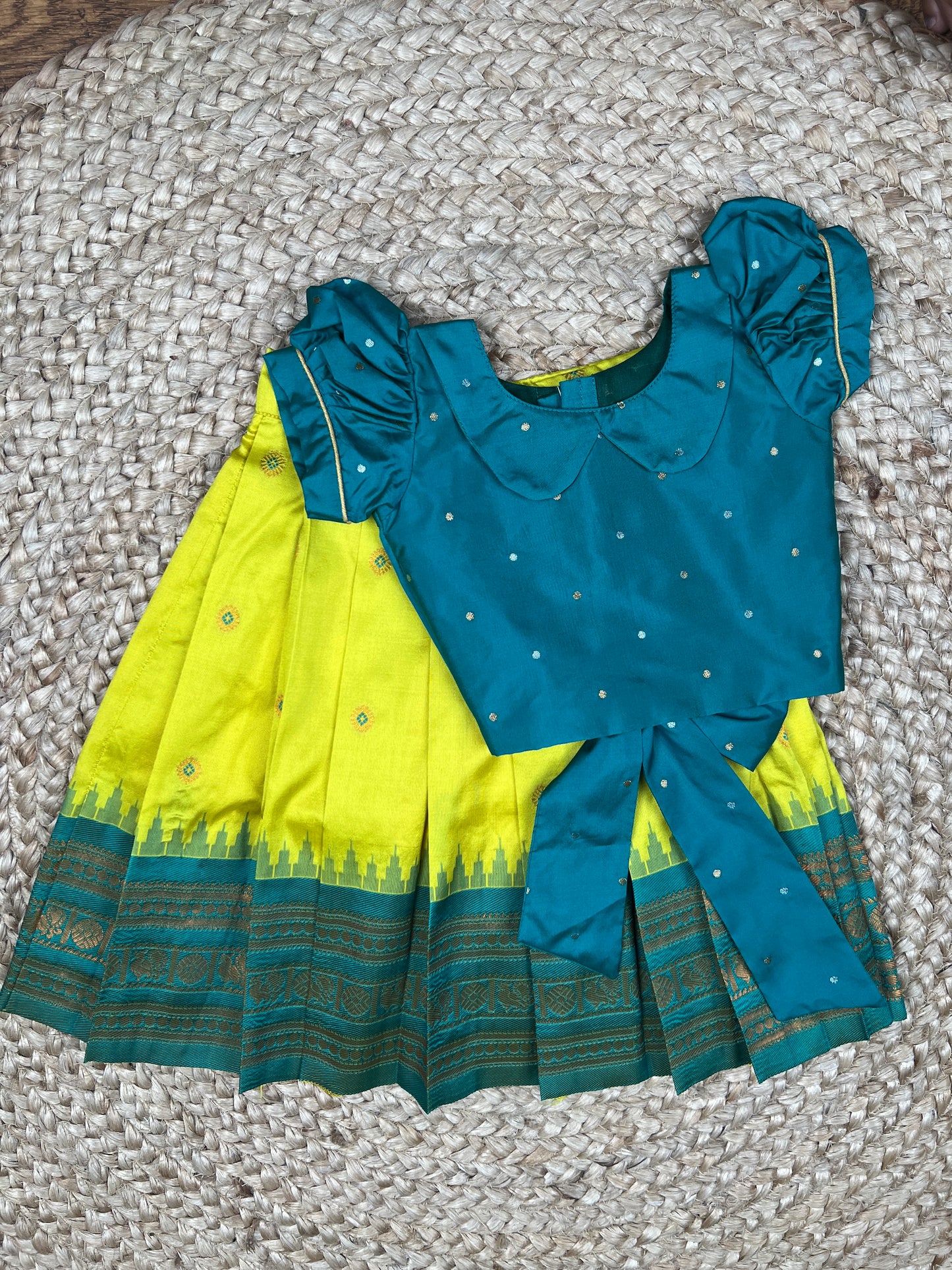 Lemon Green Narayanpet Paithani Lehenga Set